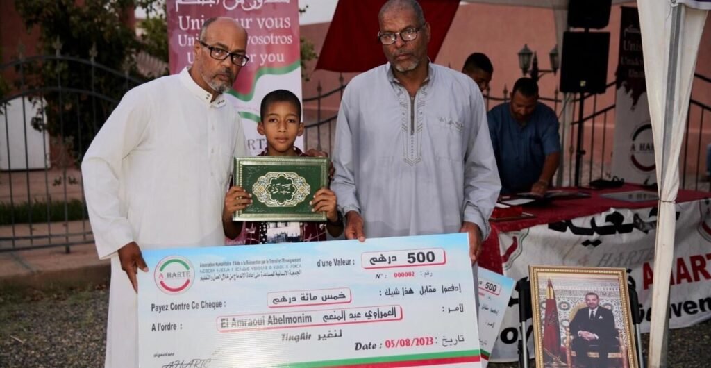 Remise de prix aux jeunes lauréats du village par AHARTE